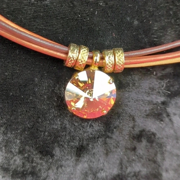 B-JWL-D Amber Color Pendant Choker - Picture 4 of 12